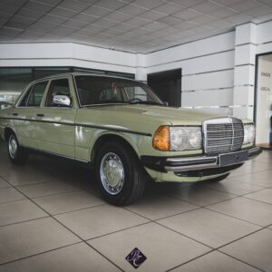 Mercedes Benz - 220d